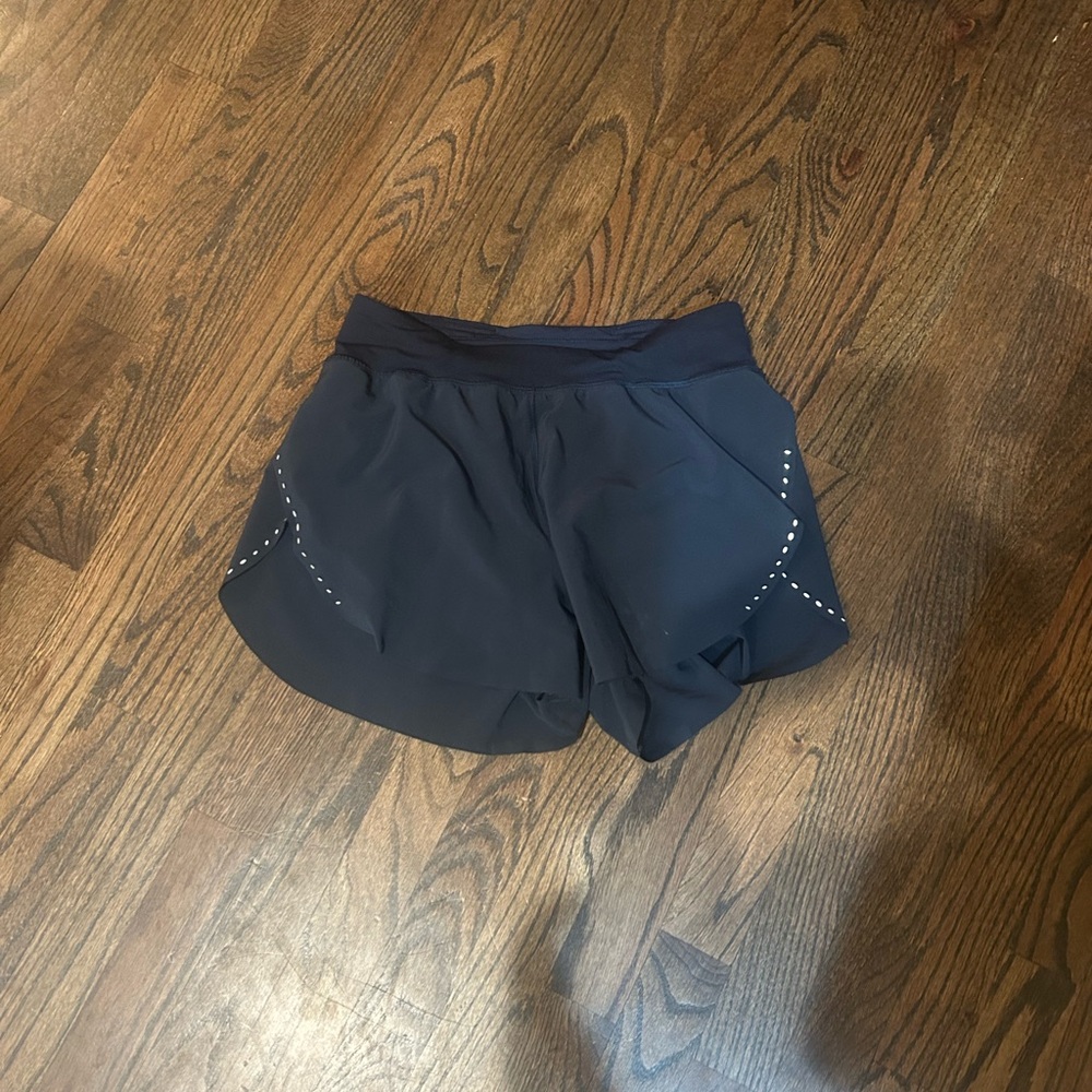 Lululemon find your pace shorts Sz 4